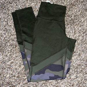 Brand new aerie offline camo leggings
